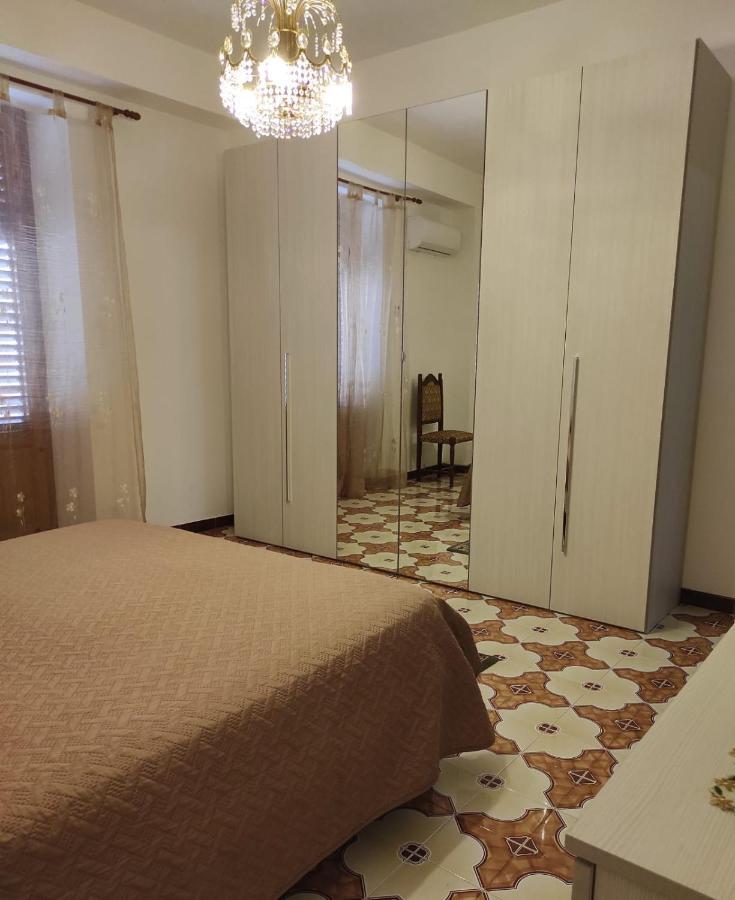 Апартаменты Casa Vacanza Di Maggio Чинизи Экстерьер фото