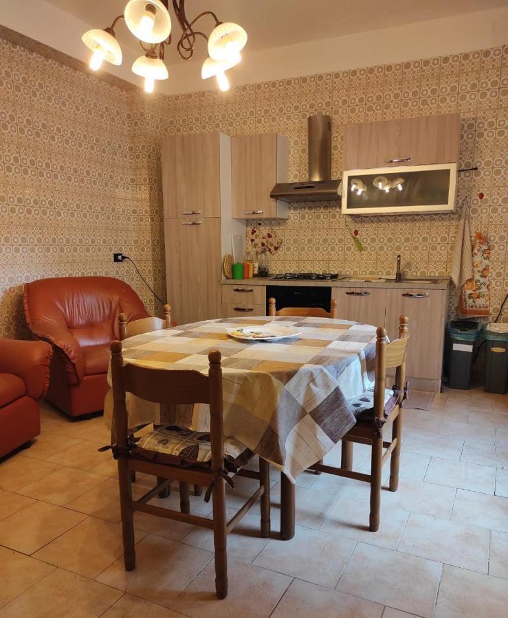 Апартаменты Casa Vacanza Di Maggio Чинизи Экстерьер фото