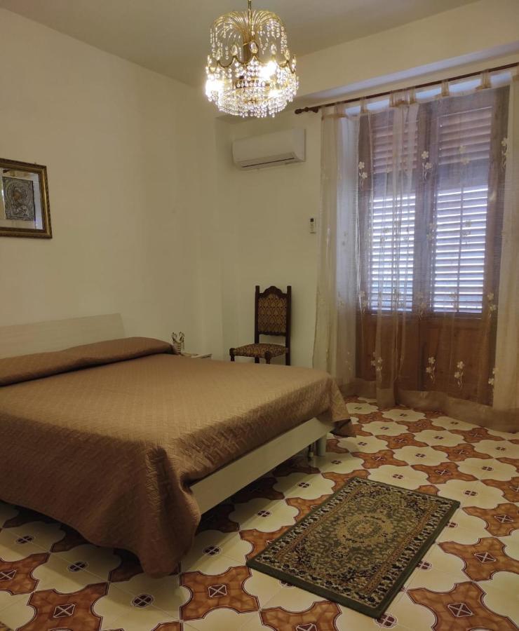 Апартаменты Casa Vacanza Di Maggio Чинизи Экстерьер фото